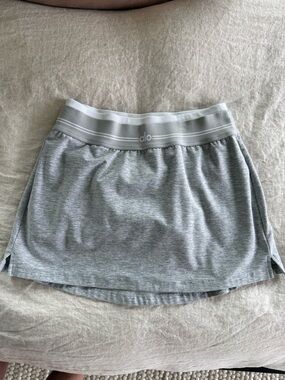 ALO Yoga Light Gray Athletic Skort with Elastic Waistband
